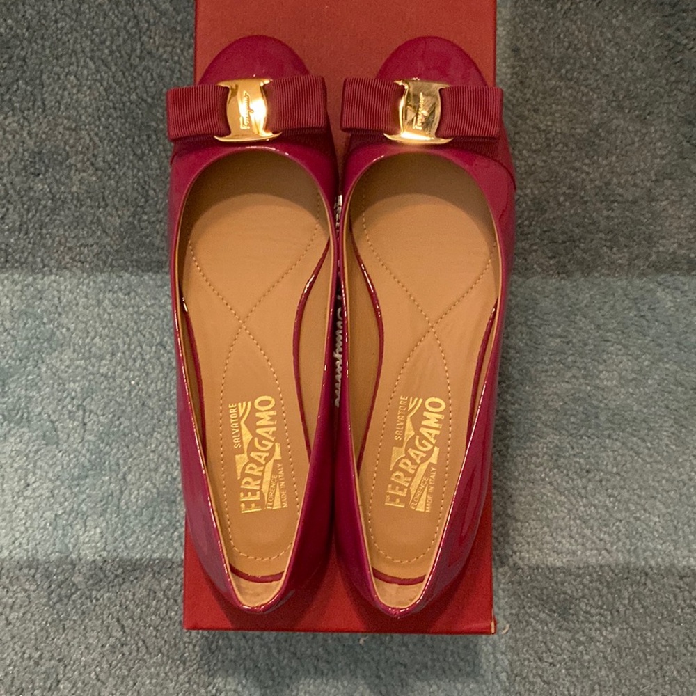 Salvatore Ferragamo Varina Patent Leather Ballet Flats size 38 US 7.5